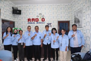 TRAINING PENINGKATAN KUALITAS SDM LPPL RADIO PUBLIK MIMIKA BERSAMA LPP RRI JAYAPURA DI TIMIKA